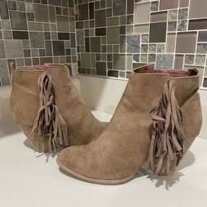 Qupid Stylish Tan Fringe Women's Boots
